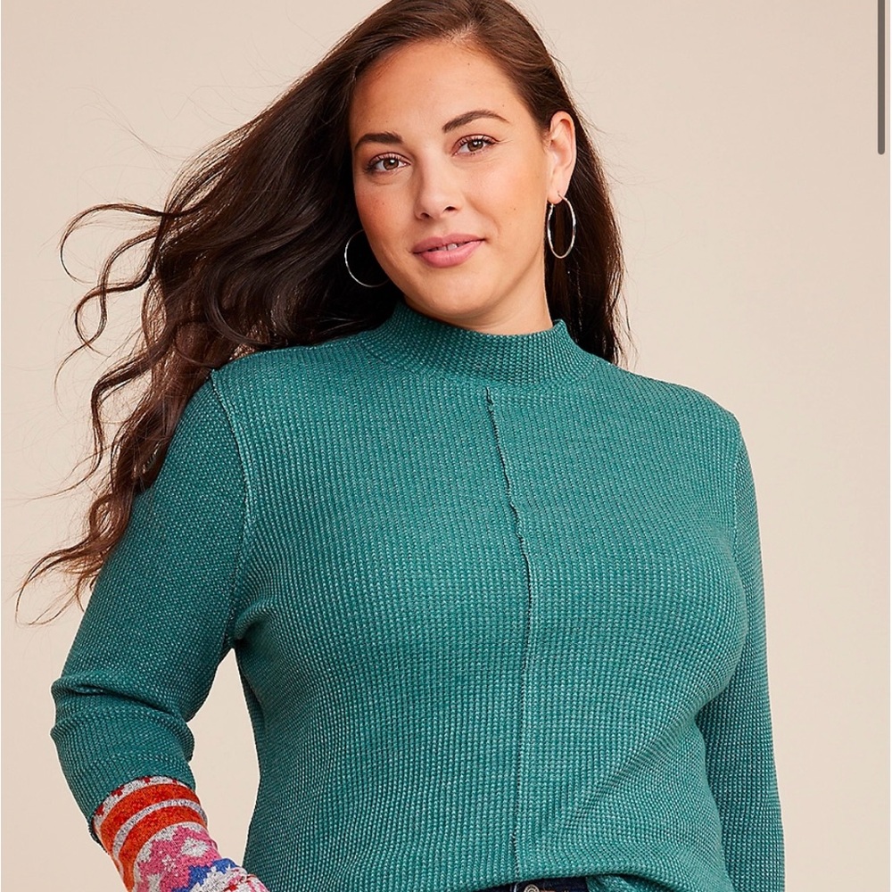 Maurice’s Women's Waffle Mock Neck Fair
Isle Cuff Mixer Tee size 1X